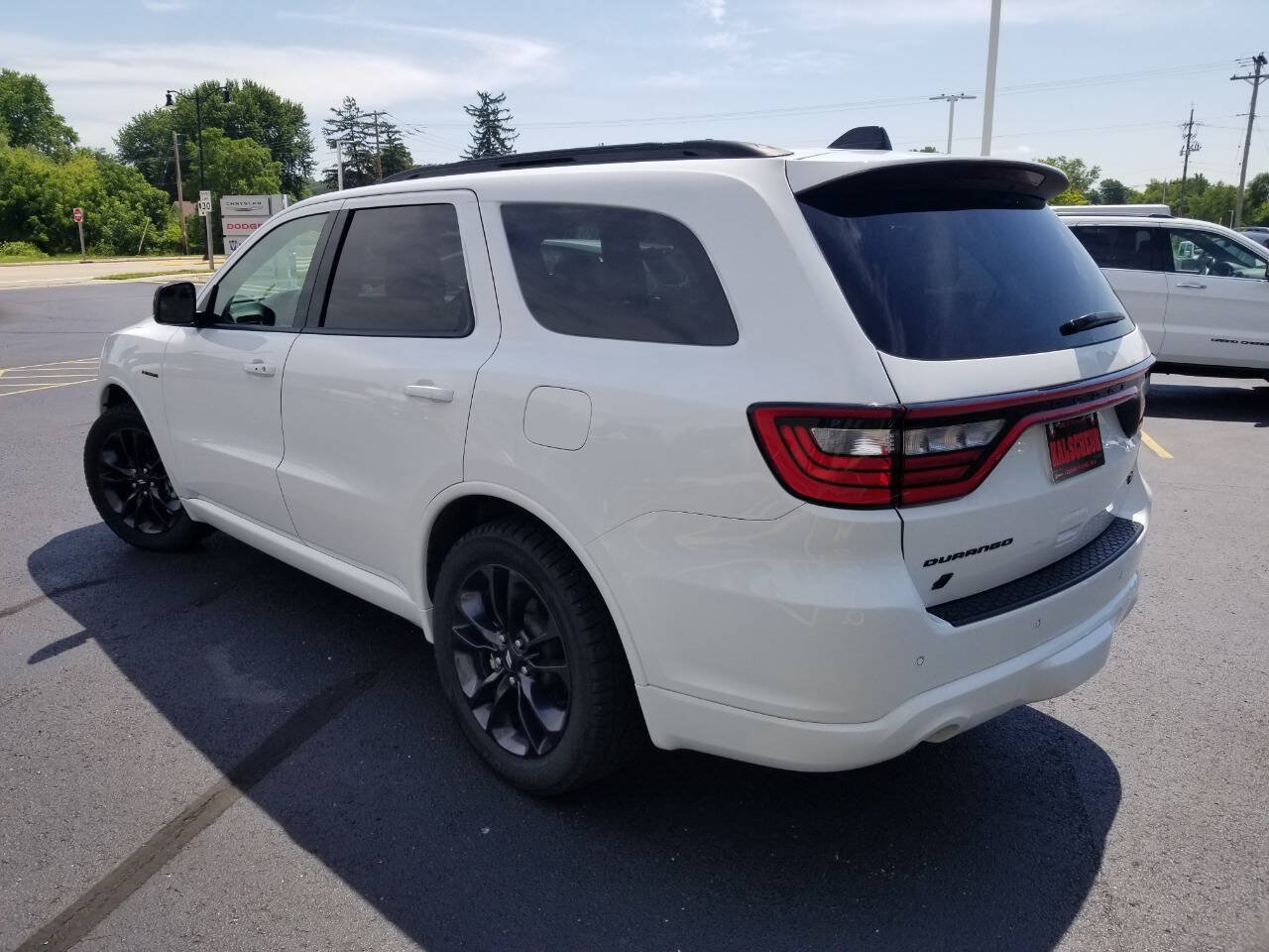 Certified 2025 Dodge Durango R/T w/ Blacktop Package AWD/4WD image 5