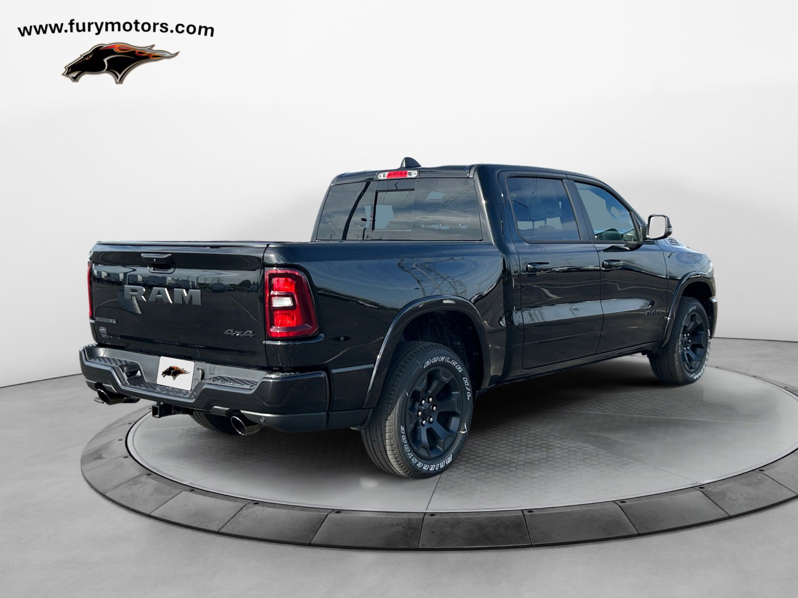 New 2026 RAM 1500 4x4 Crew Cab image 3