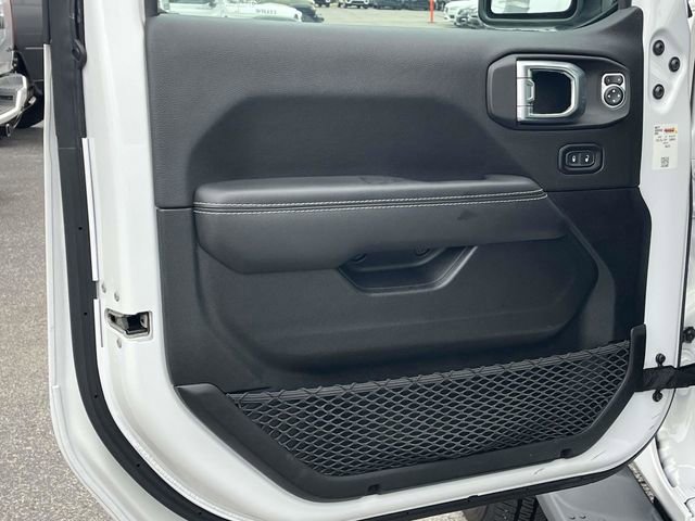 Used 2023 Jeep Wrangler Sahara w/ Cold Weather Group image 14