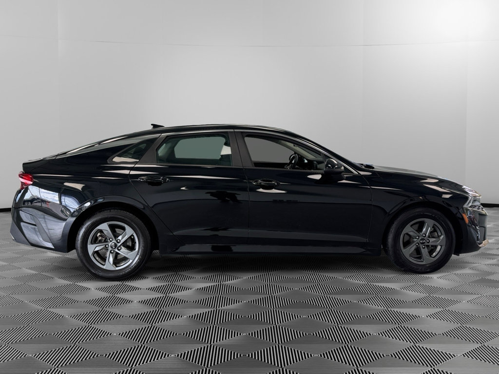 Used 2021 Kia K5 LX image 9