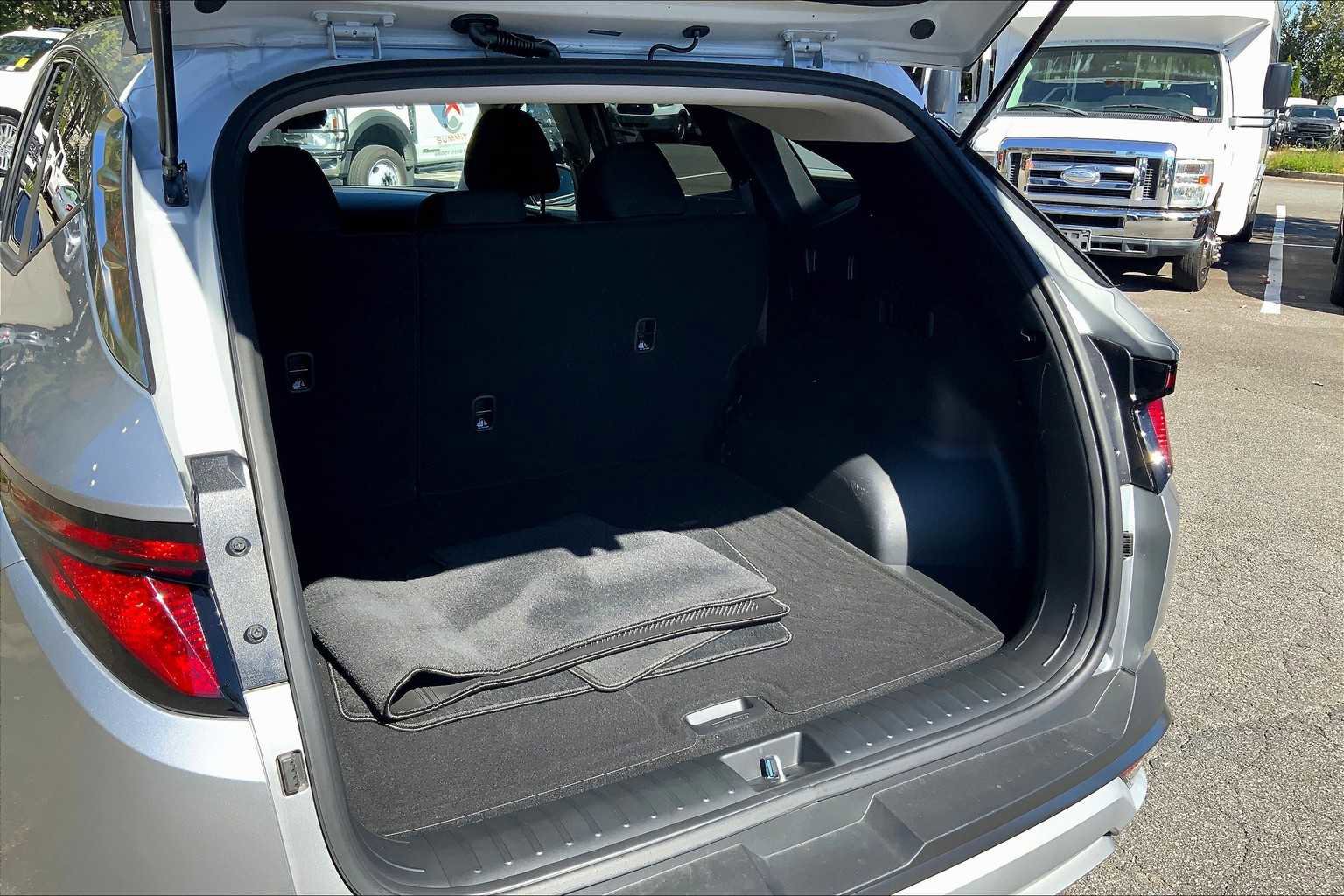 Used 2025 Hyundai Tucson SE image 61