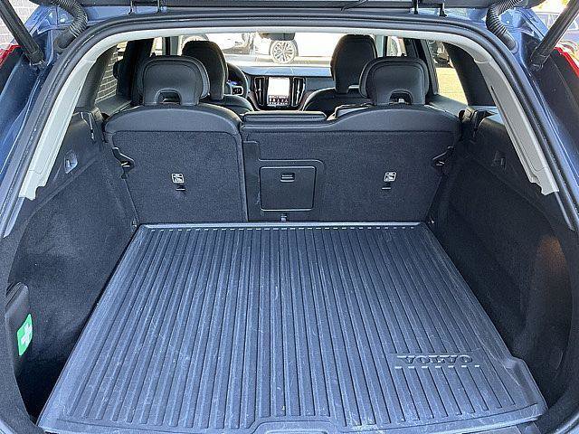 Certified 2024 Volvo XC60 B5 Plus w/ Protection Package Premier AWD/4WD image 17