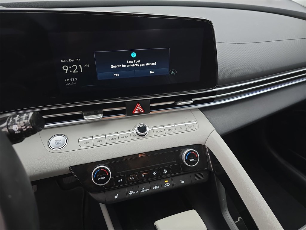 Certified 2022 Hyundai Elantra Limited image 19