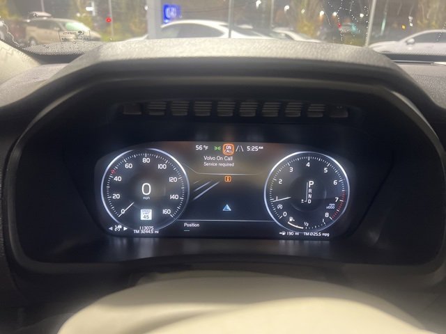 Used 2017 Volvo XC90 T5 Momentum w/ Vision Package image 9