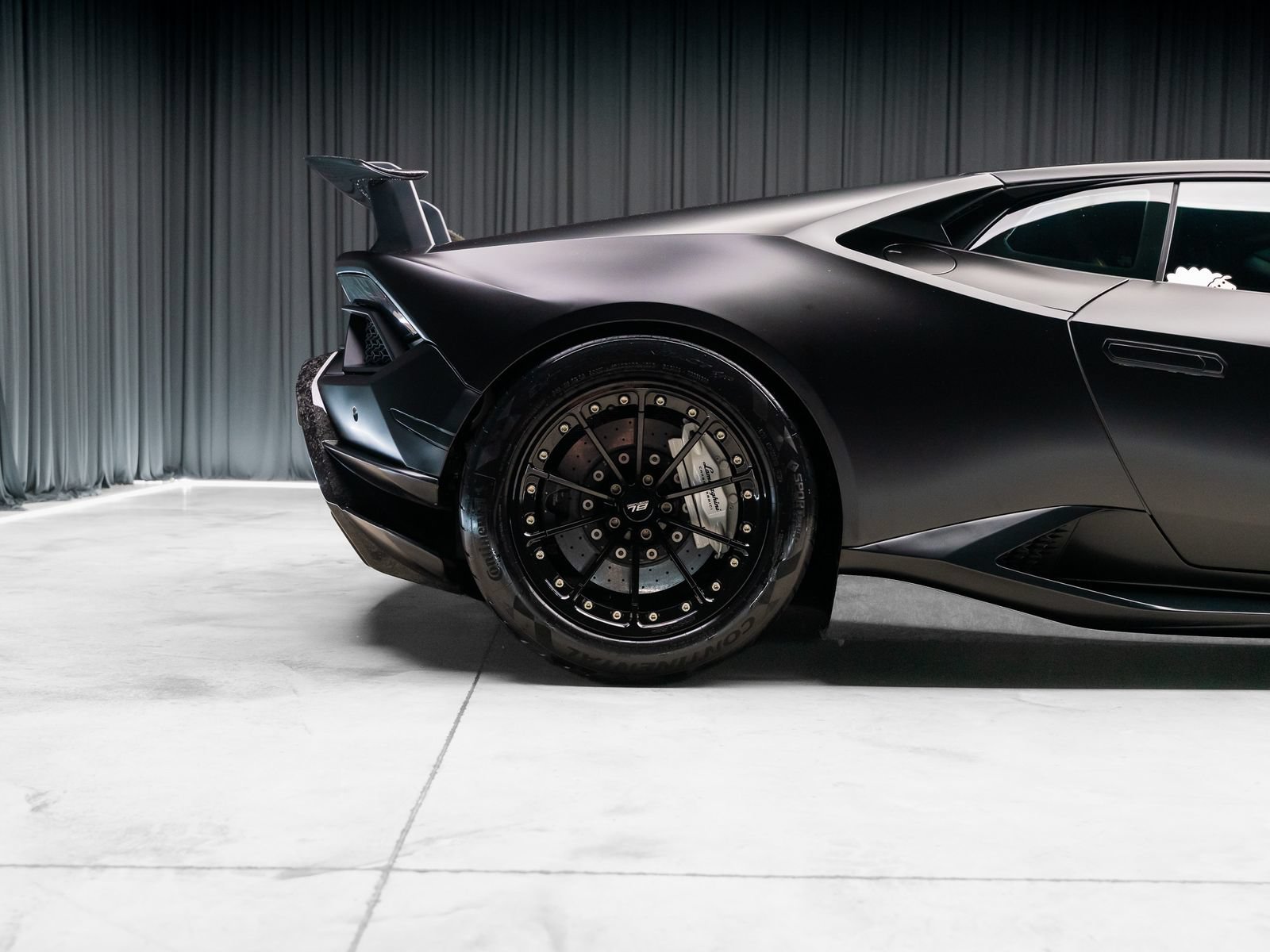 Used 2018 Lamborghini Huracan Performante AWD/4WD image 34