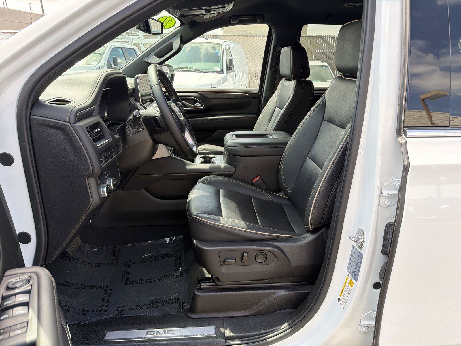 Used 2024 GMC Yukon SLT RWD image 18
