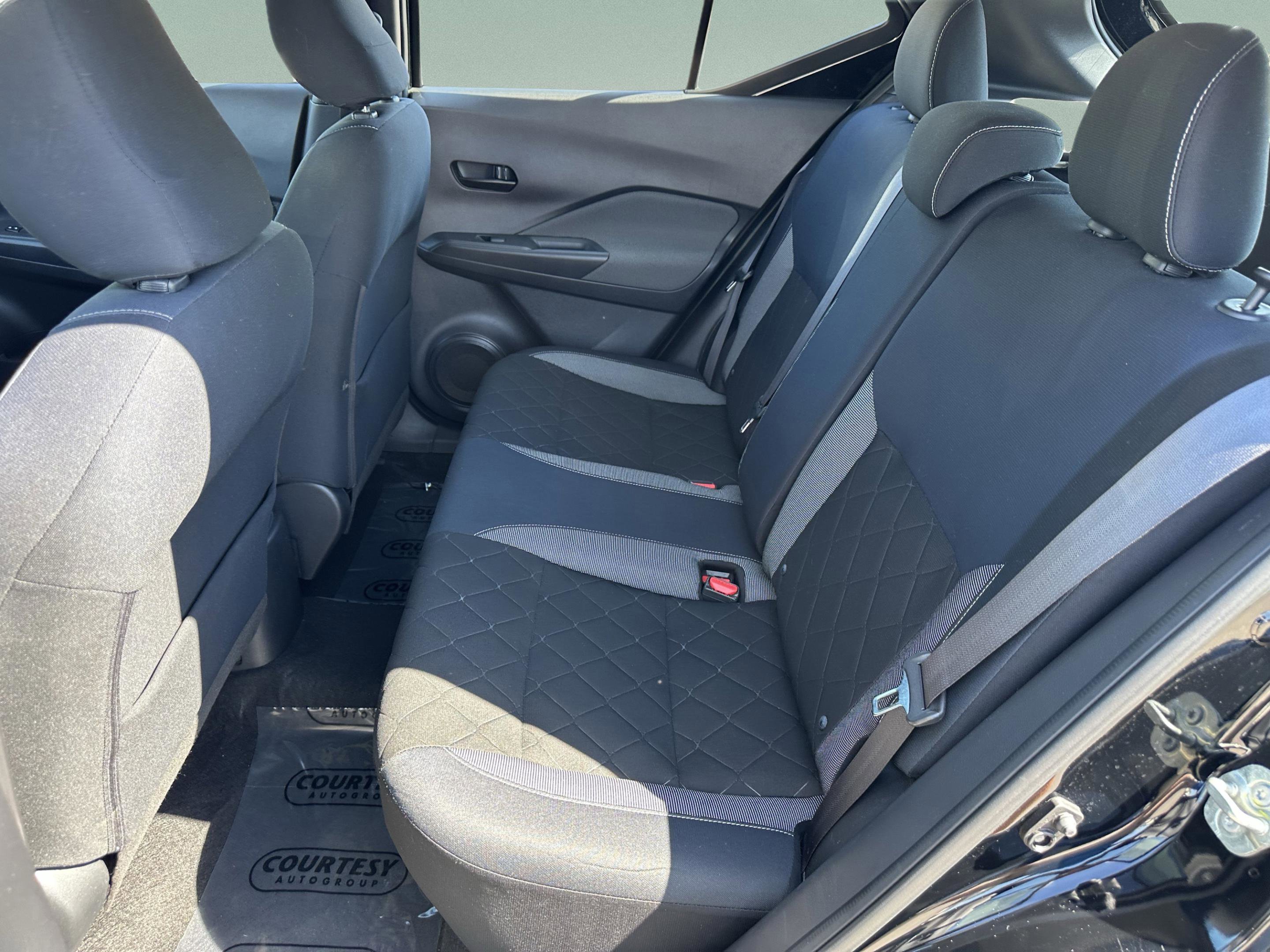 Used 2018 Nissan Kicks S FWD image 30