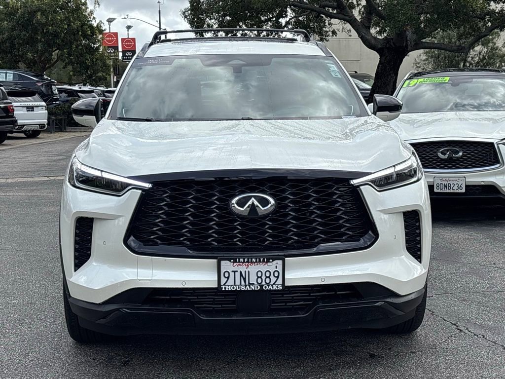 Certified 2025 INFINITI QX60 Luxe w/ Black Edition image 9