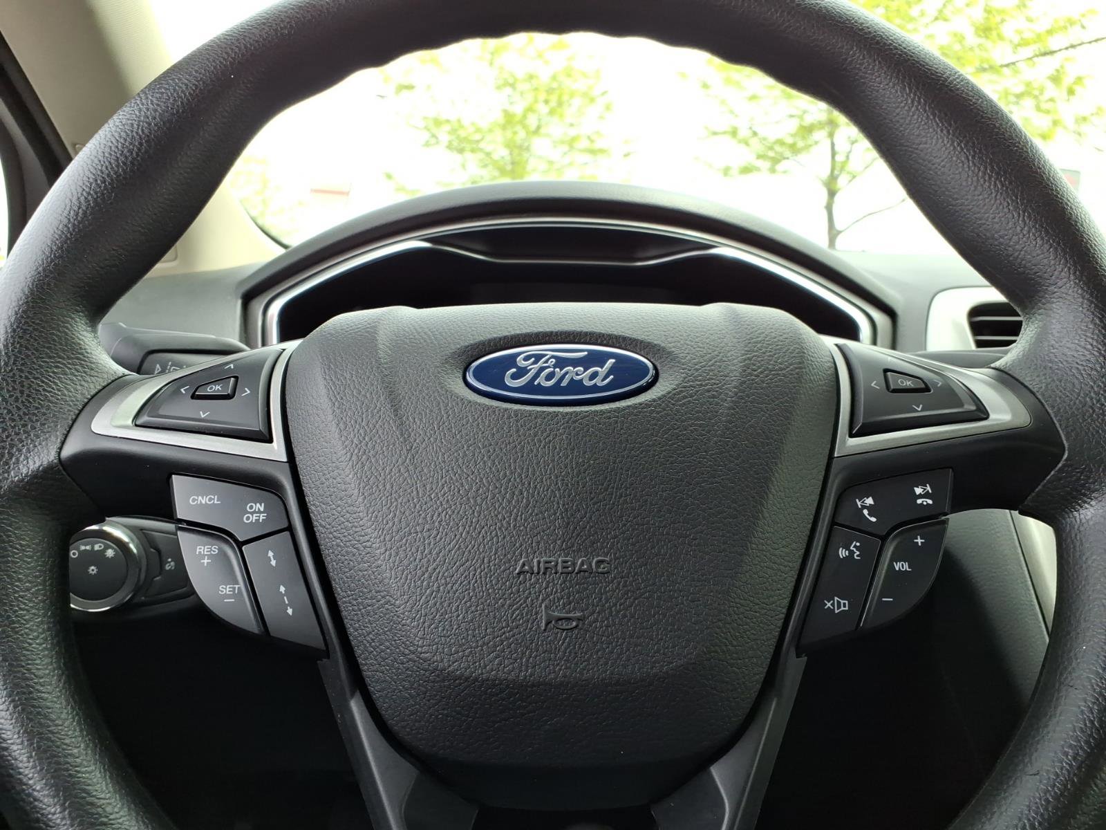 Used 2020 Ford Fusion SE AWD/4WD image 26