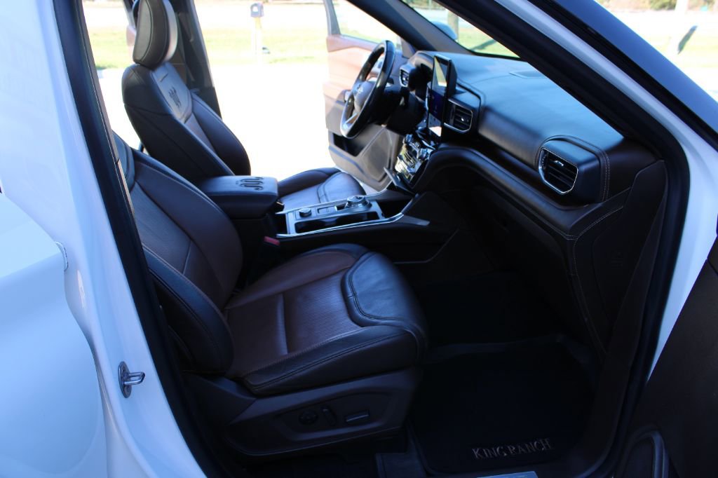 Used 2021 Ford Explorer King Ranch w/ Premium Technology Package image 16