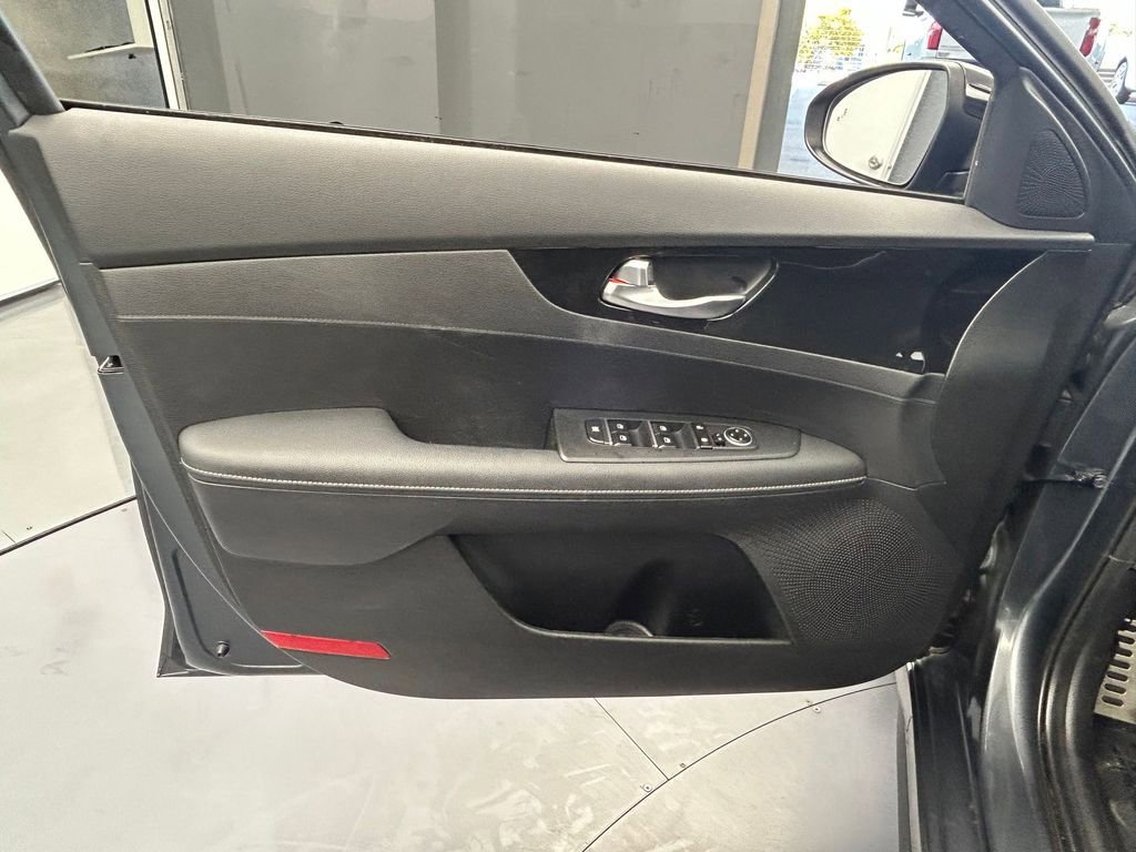 Used 2023 Kia Forte GT-Line image 15