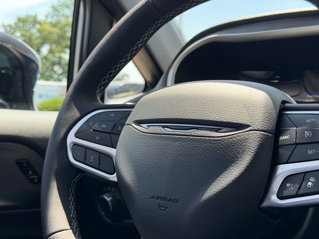 New 2027 Chrysler Pacifica Select FWD image 19