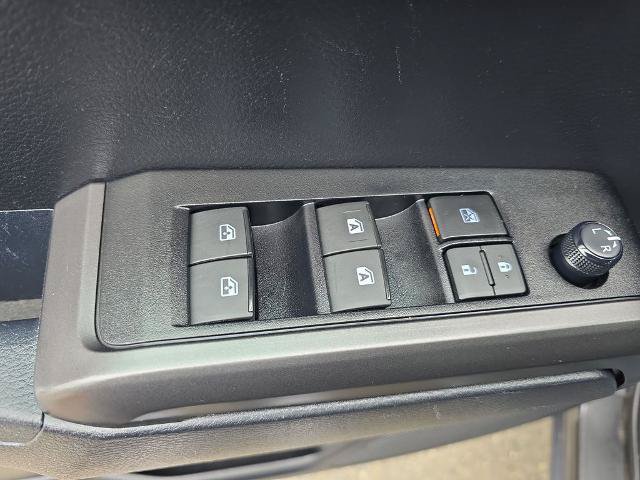 Used 2021 Toyota Tacoma TRD Off-Road AWD/4WD image 19