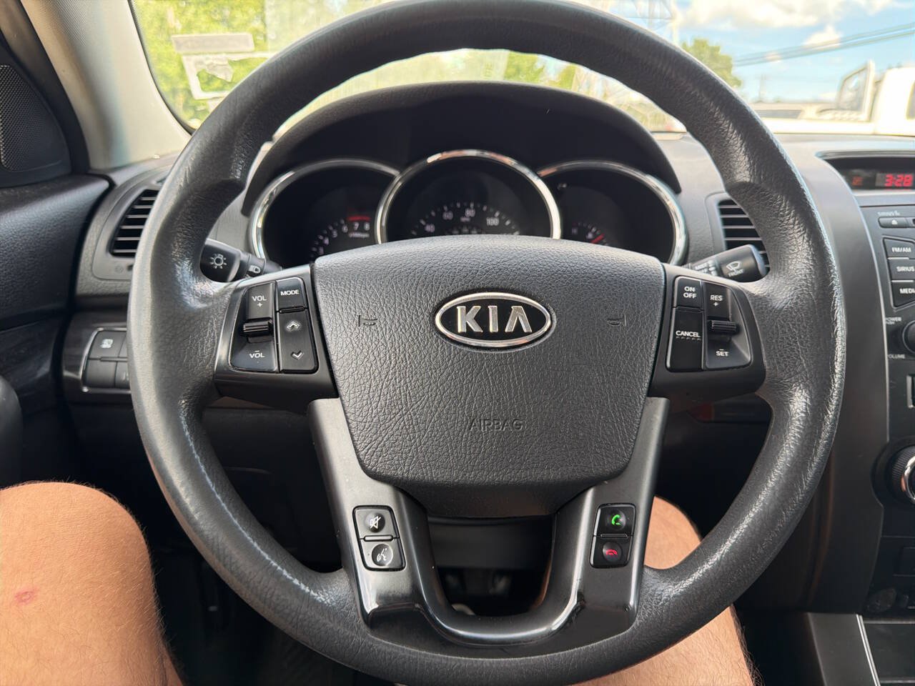 Used 2013 Kia Sorento LX w/ Convenience Pkg FWD image 21