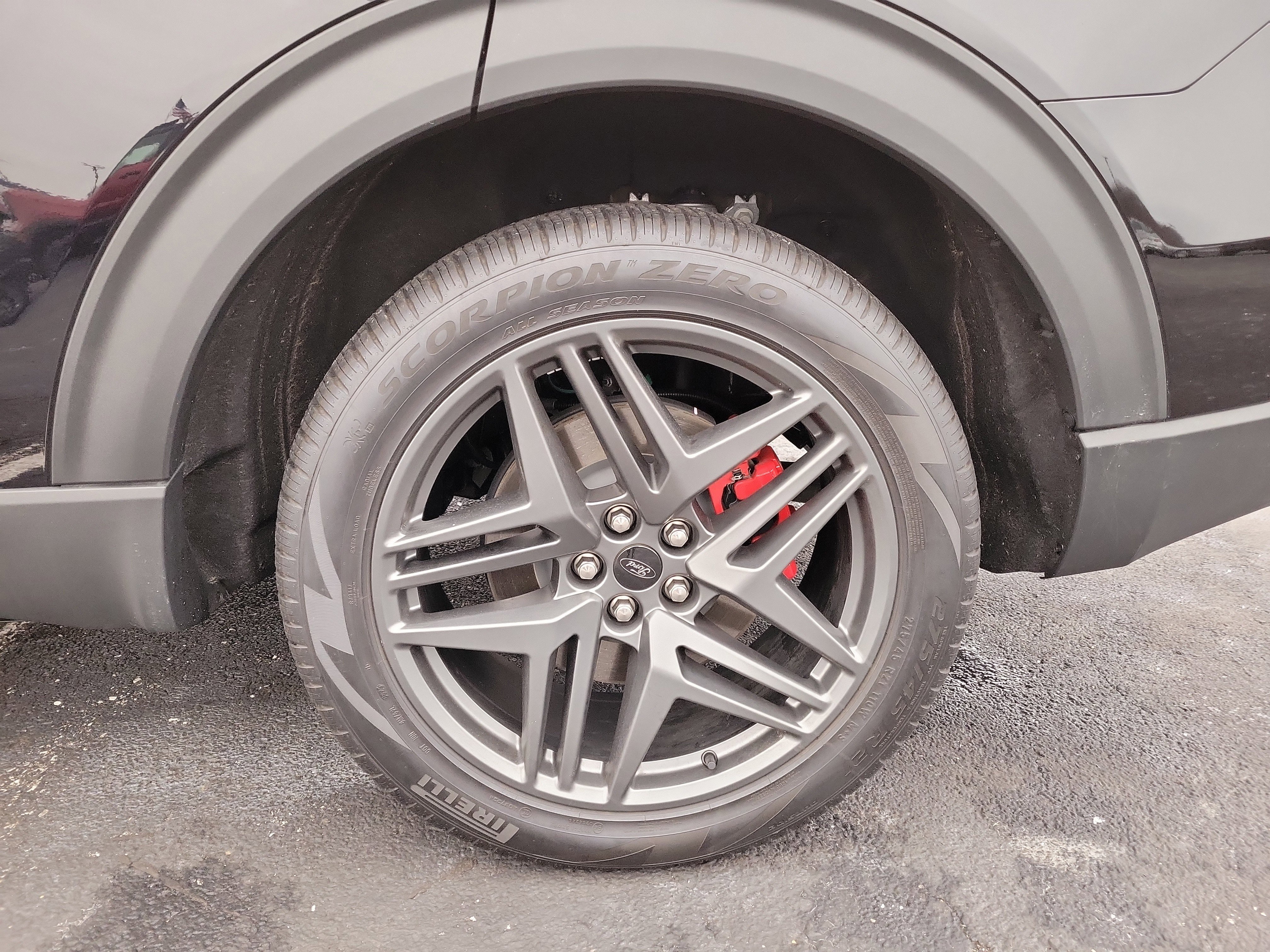 Certified 2025 Ford Explorer ST-Line w/ Premium Package image 5