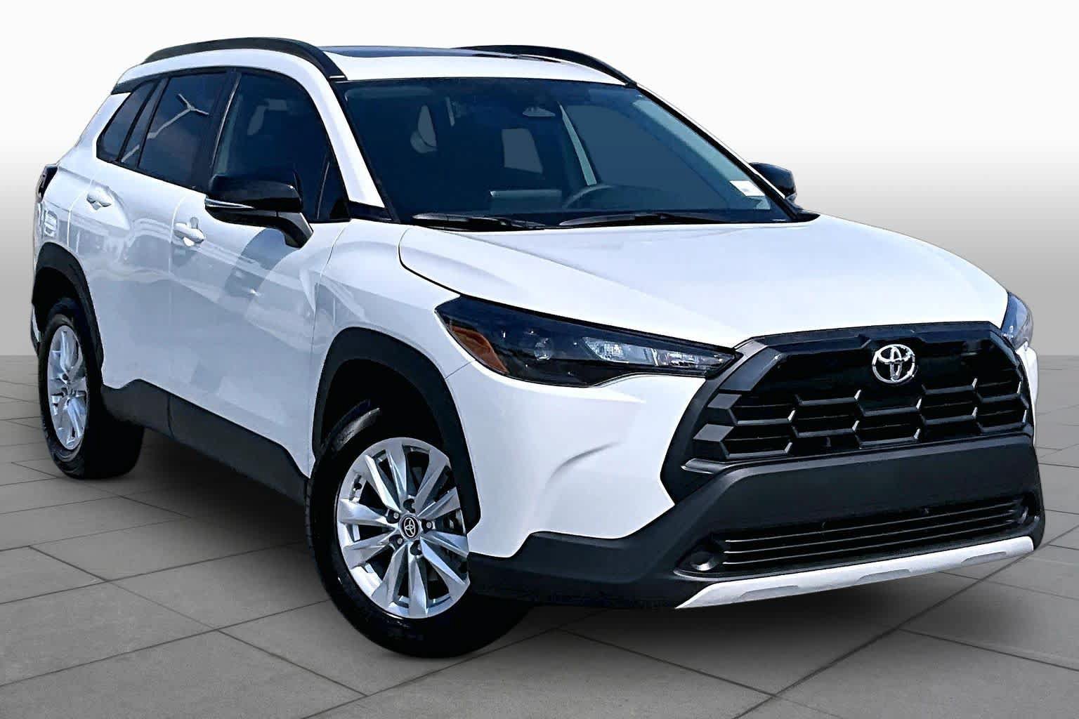 Used 2026 Toyota Corolla Cross LE w/ Moonroof Package FWD image 3