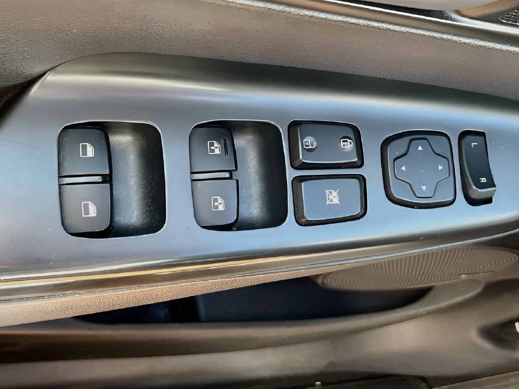 Used 2020 Hyundai Kona Limited FWD image 17