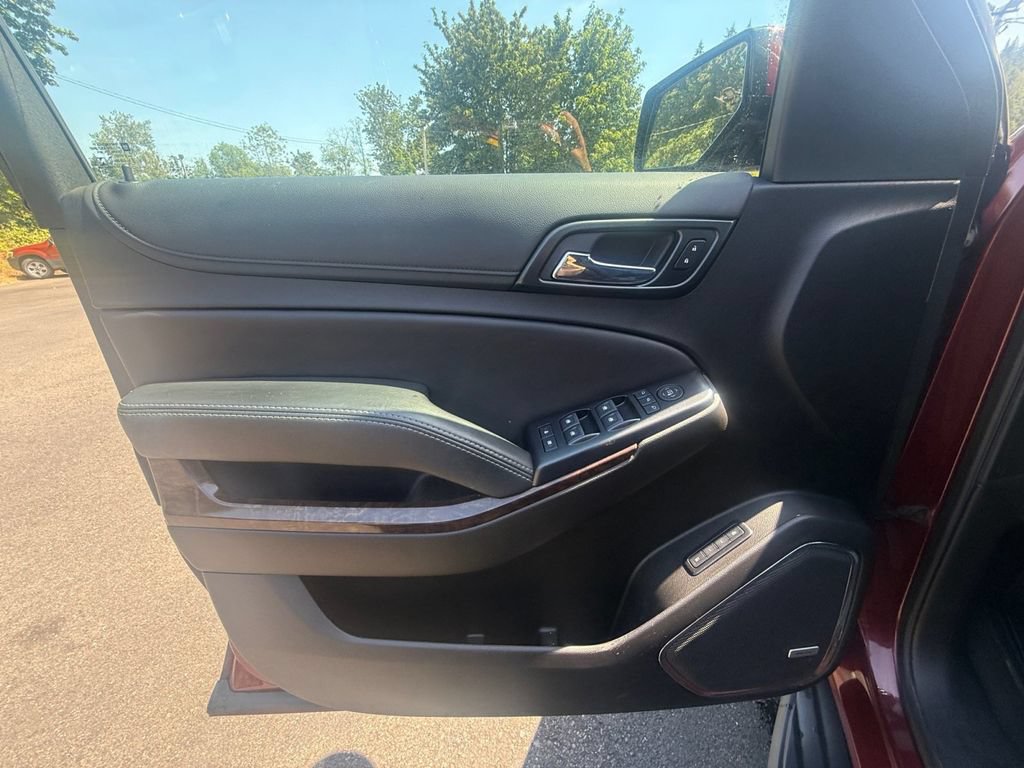 Used 2020 Chevrolet Tahoe LT w/ Luxury Package AWD/4WD image 12