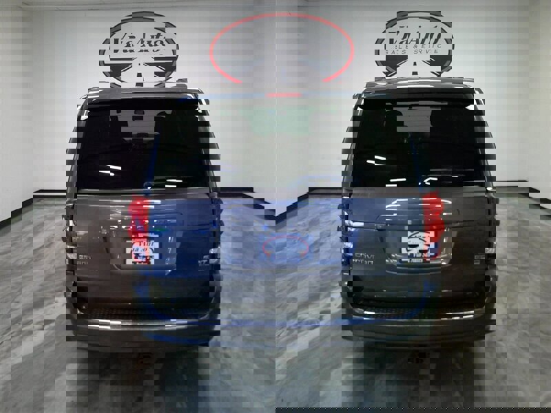 Used 2016 Dodge Grand Caravan SXT w/ Rear Park Assist Package image 8