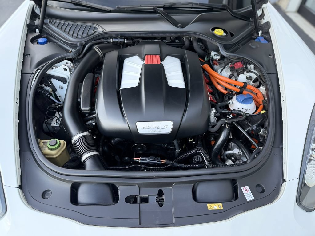 Used 2014 Porsche Panamera S RWD image 34