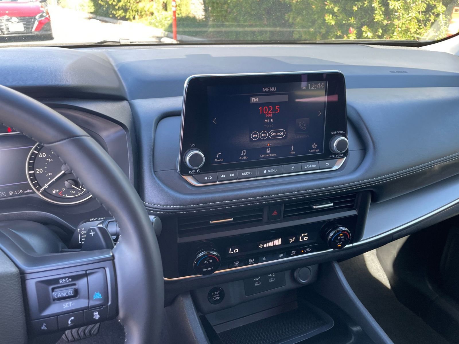 Used 2025 Nissan Rogue SV image 17