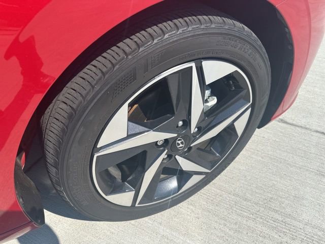 Used 2023 Hyundai Elantra Limited image 35