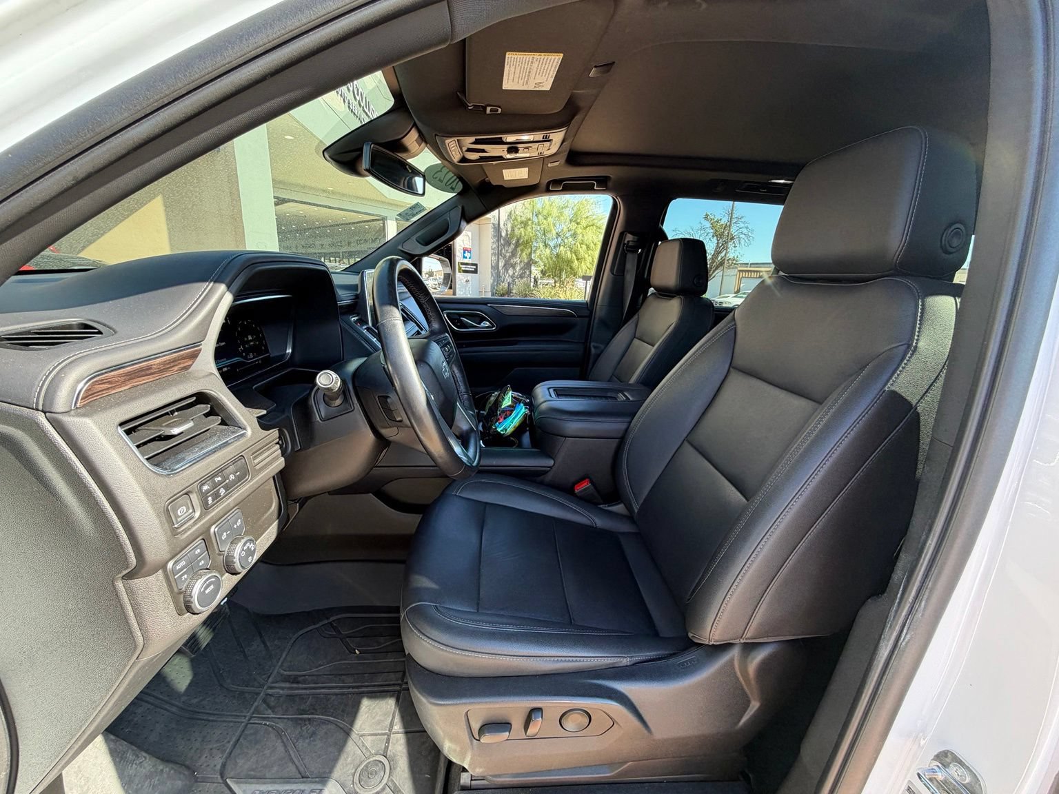Used 2023 Chevrolet Tahoe Z71 AWD/4WD image 2