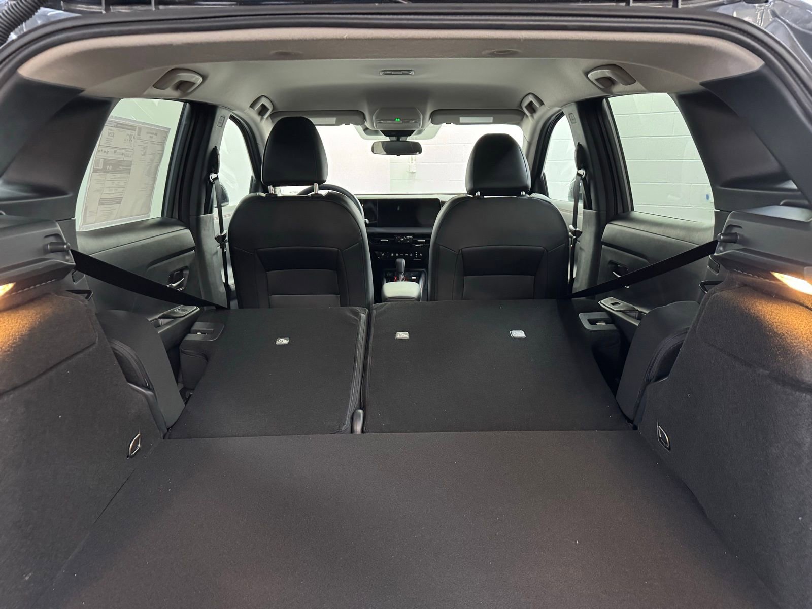 New 2026 Nissan Kicks SR w/ Cold Weather Package image 35