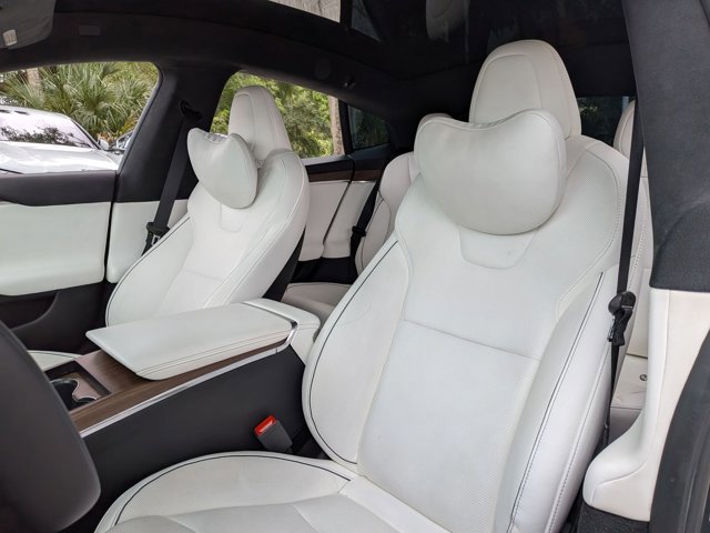 Used 2021 Tesla Model S Plaid image 15