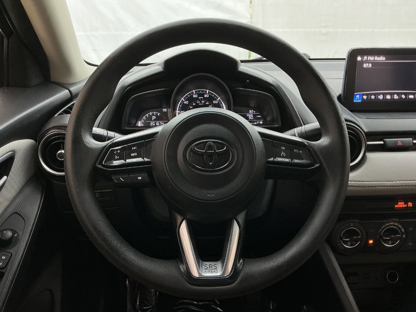 Used 2019 Toyota Yaris LE FWD image 31
