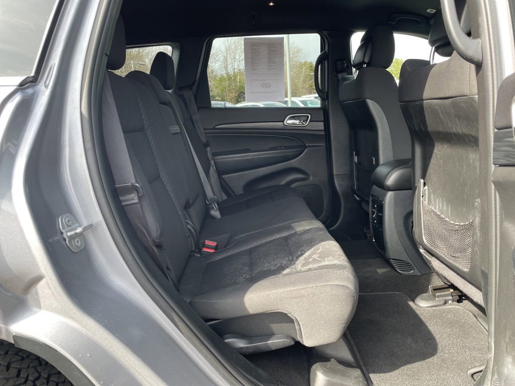 Used 2019 Jeep Grand Cherokee Laredo AWD/4WD image 30