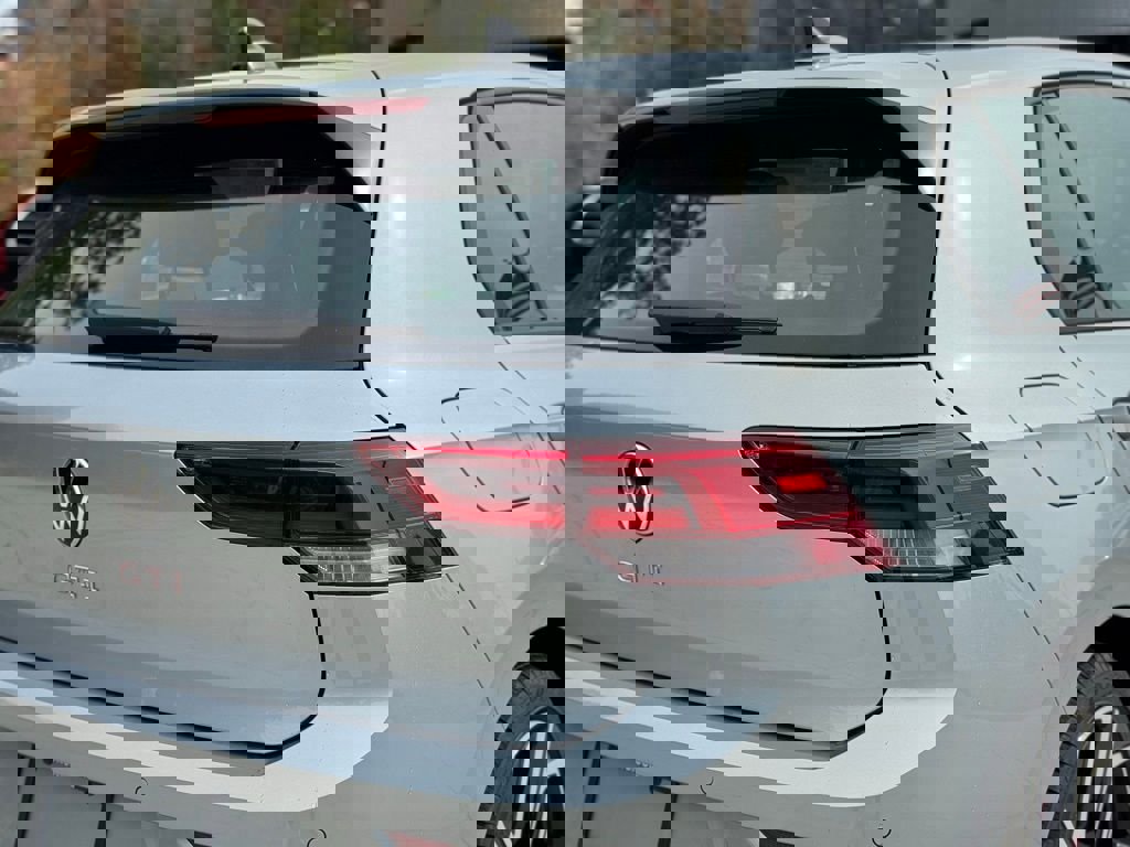 New 2025 Volkswagen GTI SE image 8