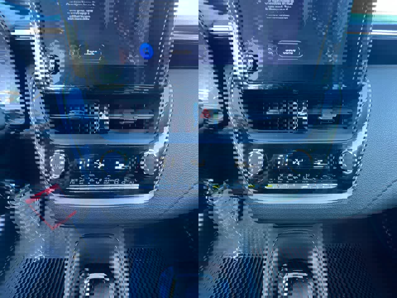 Used 2023 Toyota Corolla LE FWD image 19