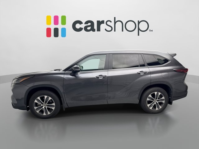 Used 2024 Toyota Highlander XLE AWD/4WD image 2
