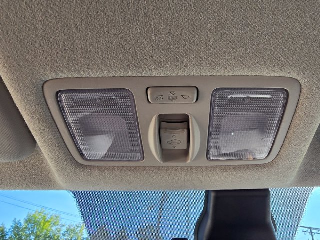 Used 2025 Hyundai Venue SEL FWD image 24