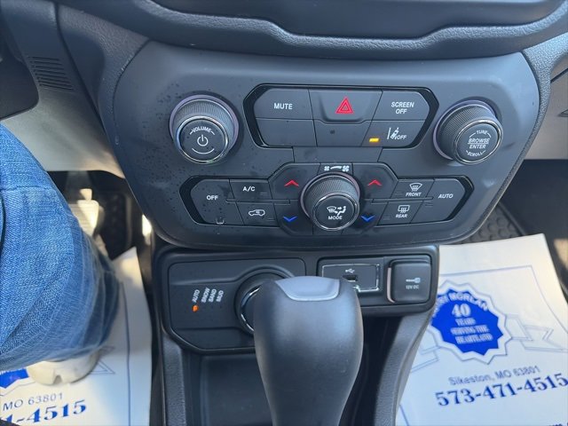 Used 2023 Jeep Renegade Altitude w/ Sun/Sound Group image 23