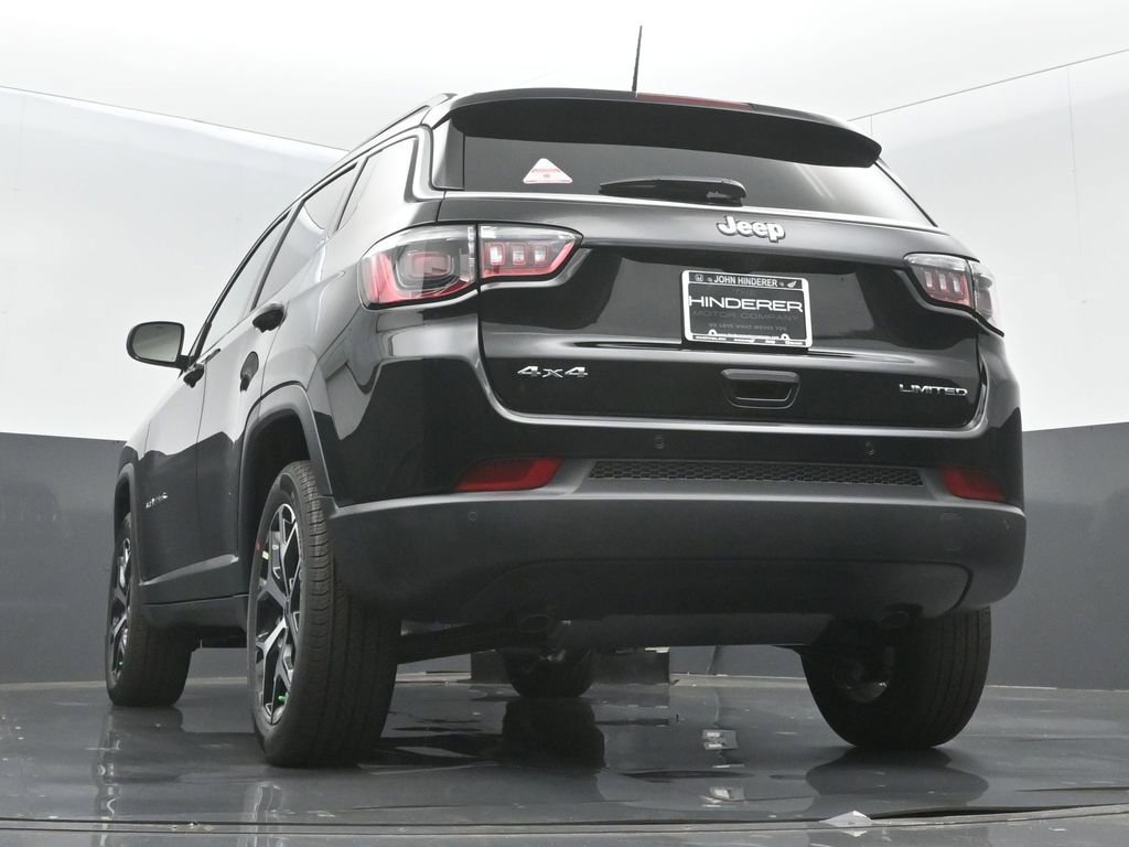 Used 2025 Jeep Compass Limited image 31
