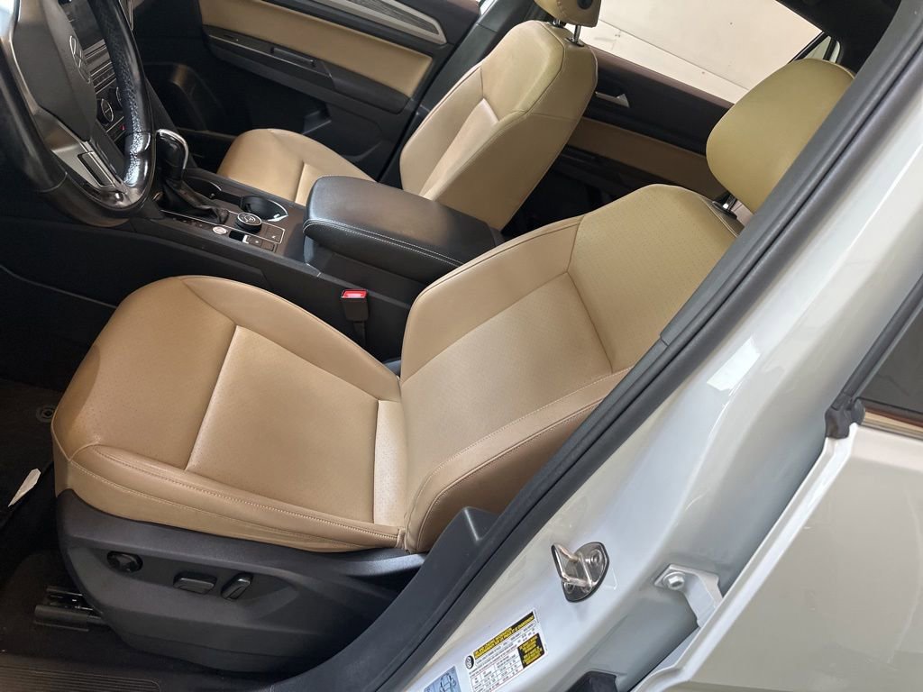 Used 2020 Volkswagen Atlas Cross Sport SE w/ Panoramic Sunroof Package AWD/4WD image 10