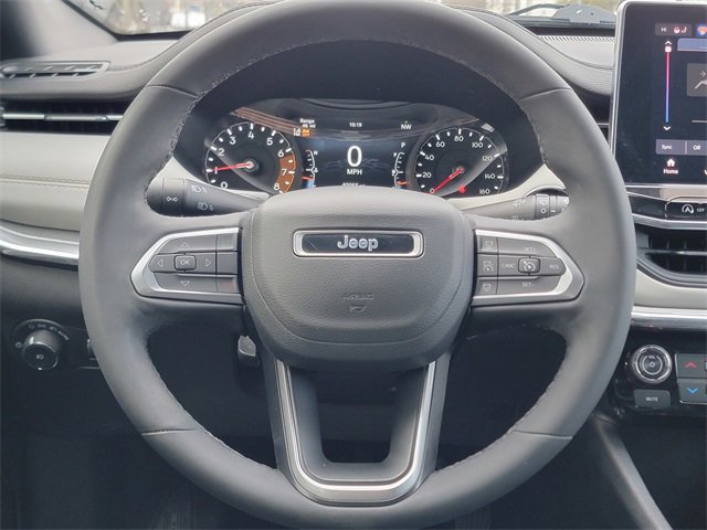 Certified 2023 Jeep Compass Limited image 32