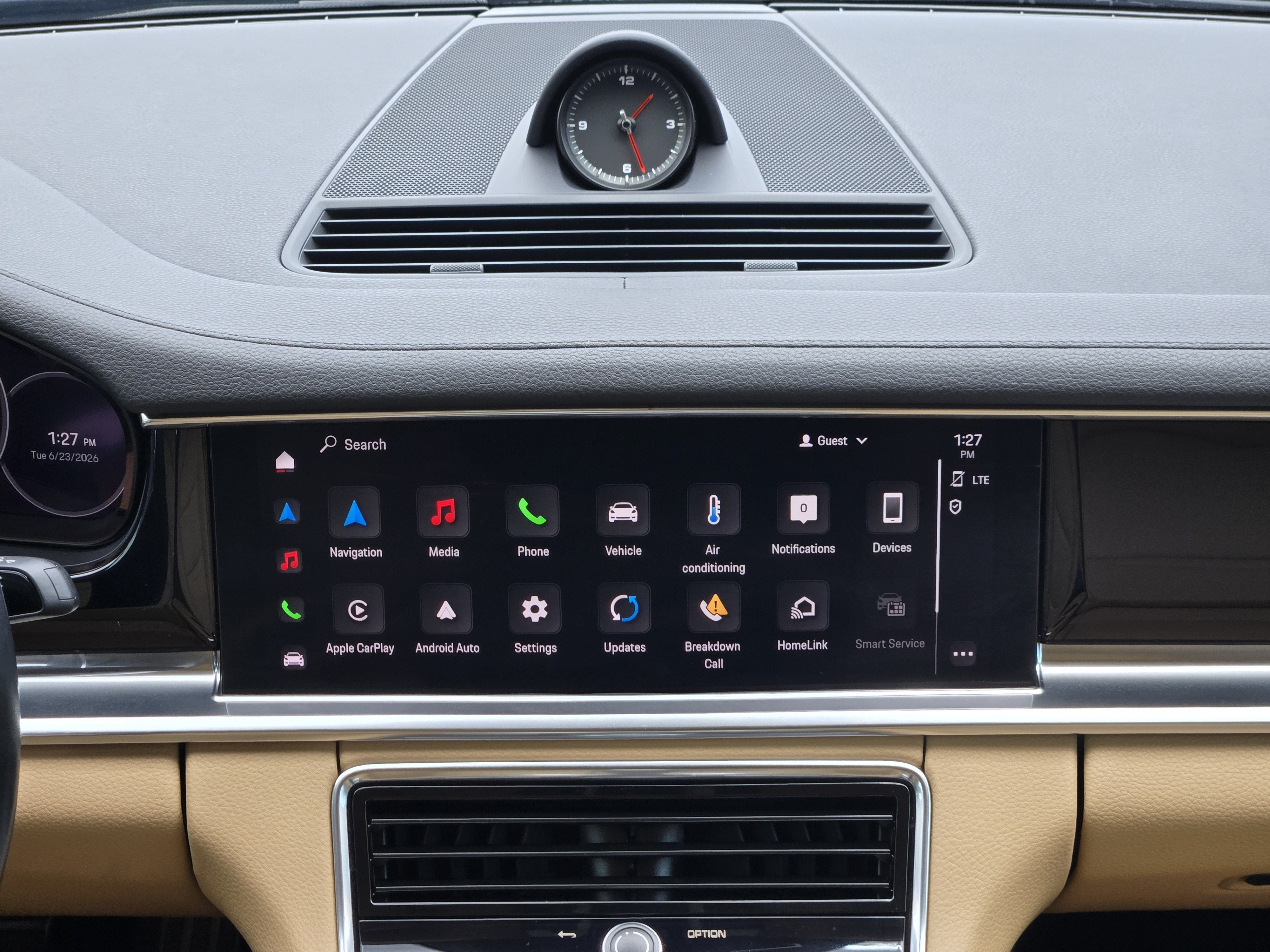 Used 2022 Porsche Panamera image 12
