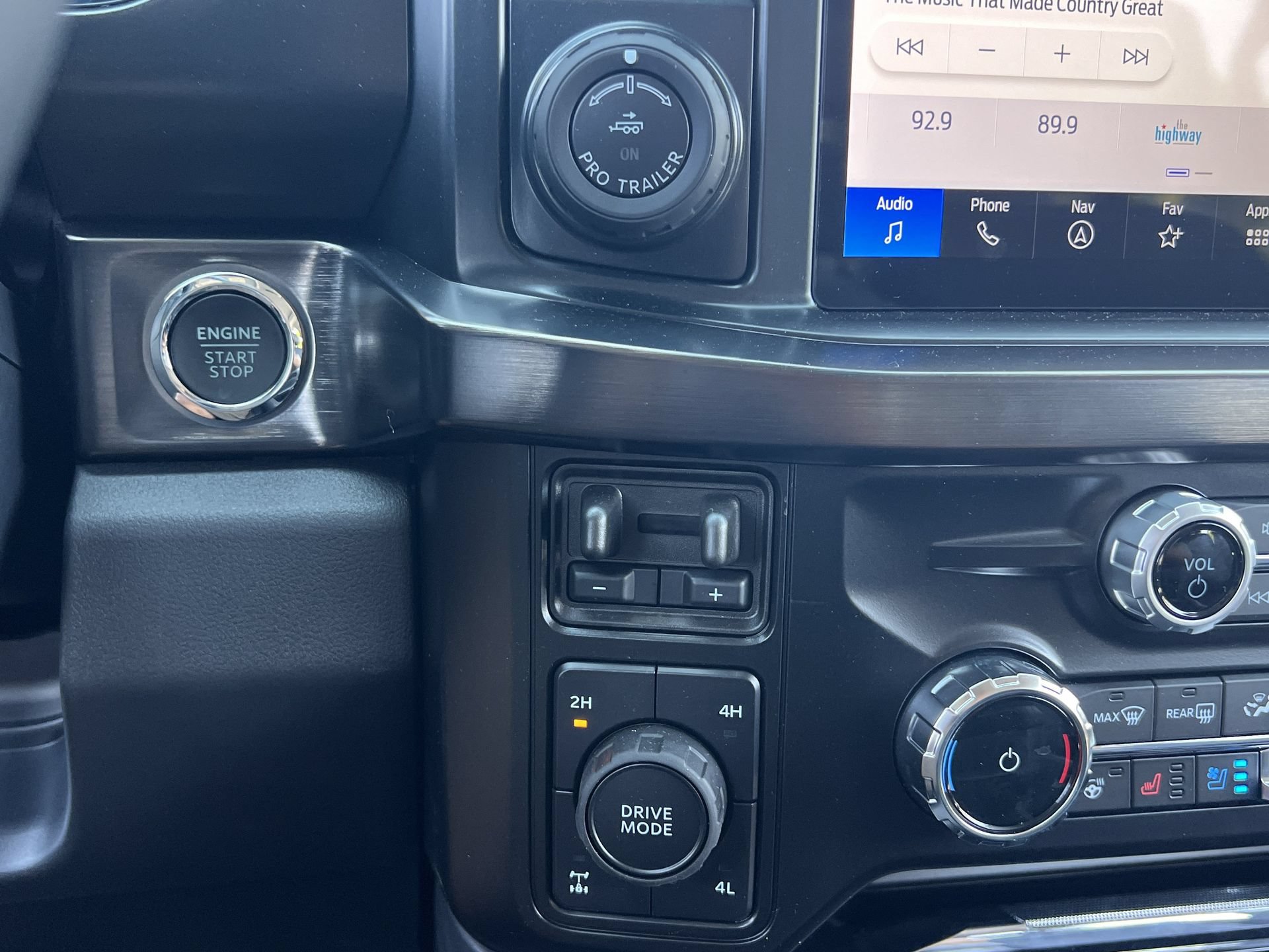 Used 2026 Ford F250 Lariat w/ Lariat Ultimate Package AWD/4WD image 7