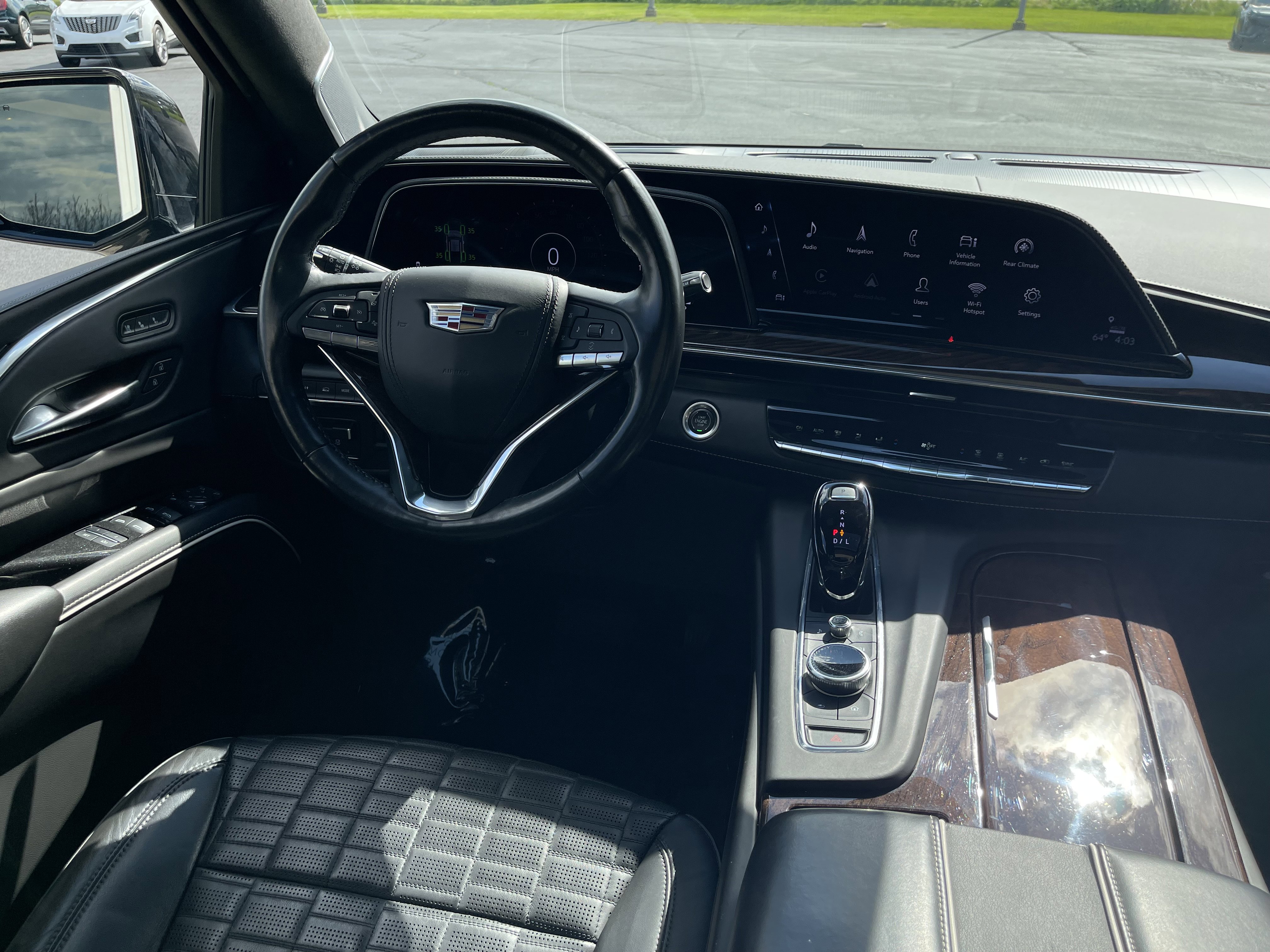 Used 2022 Cadillac Escalade ESV Premium Luxury Platinum AWD/4WD image 28