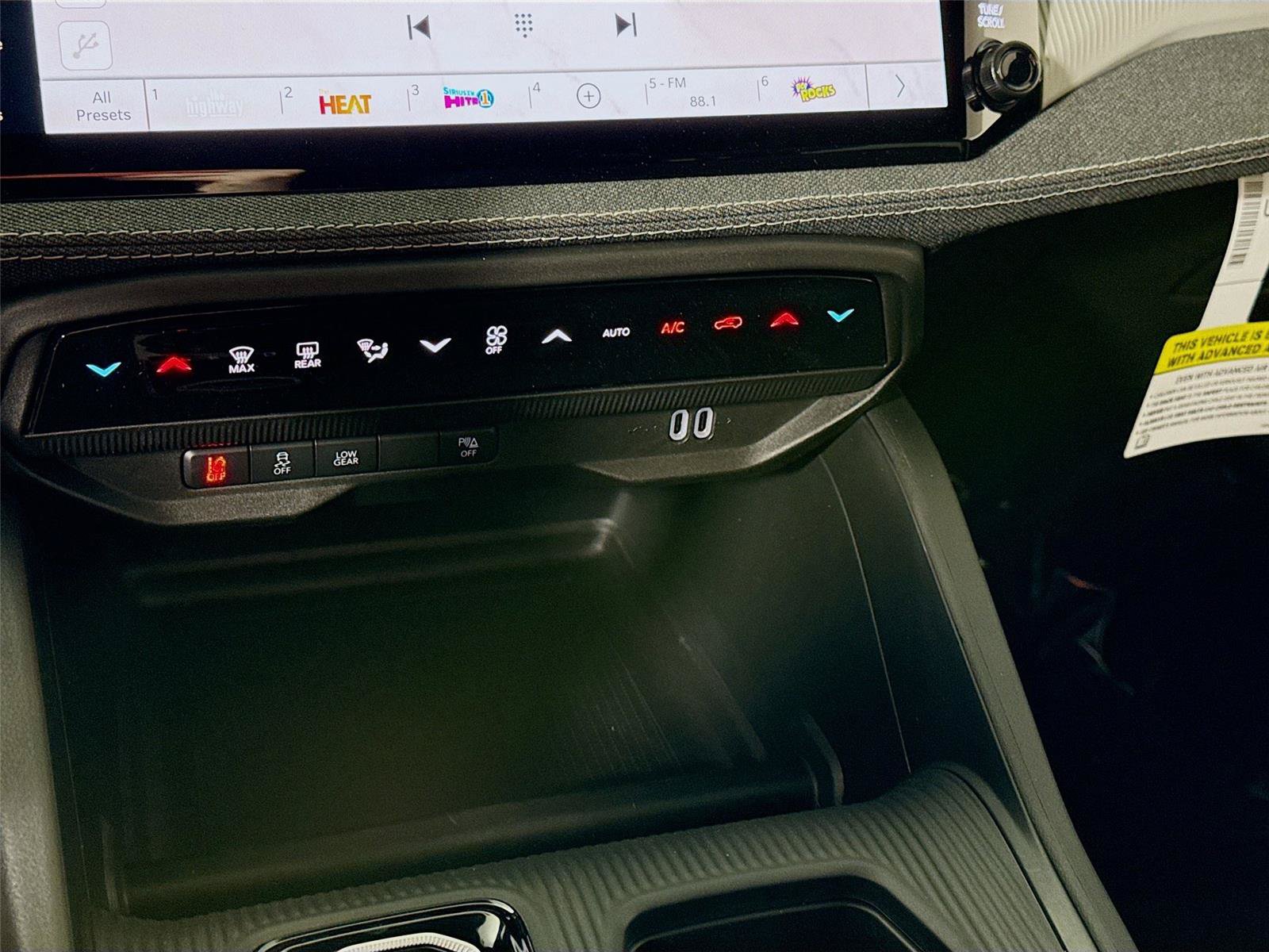 New 2026 Jeep Cherokee Laredo AWD/4WD image 9