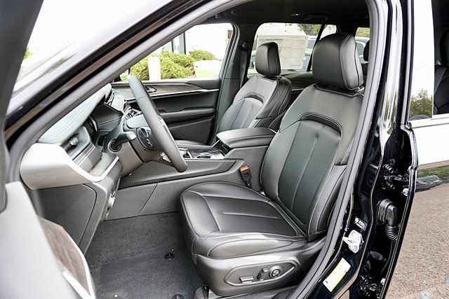 New 2026 Jeep Grand Cherokee Limited AWD/4WD image 19