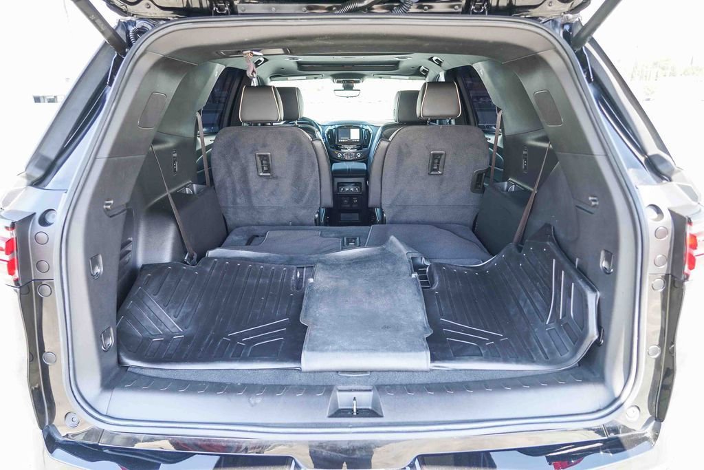 Used 2023 Chevrolet Traverse Premier image 28