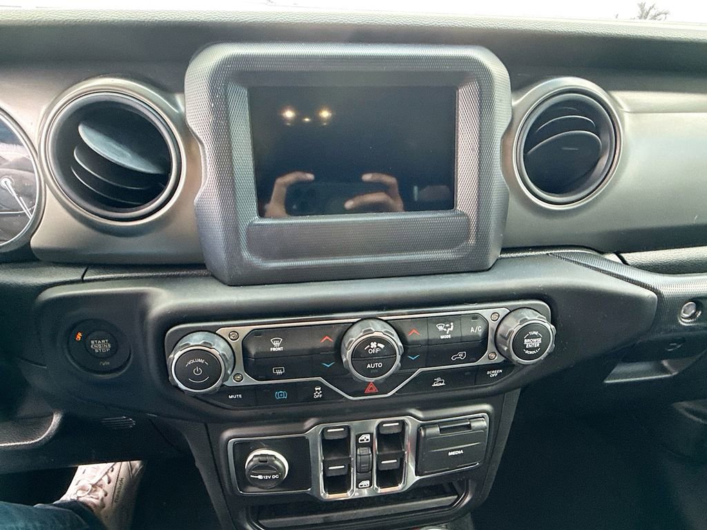 Used 2023 Jeep Wrangler Unlimited image 16