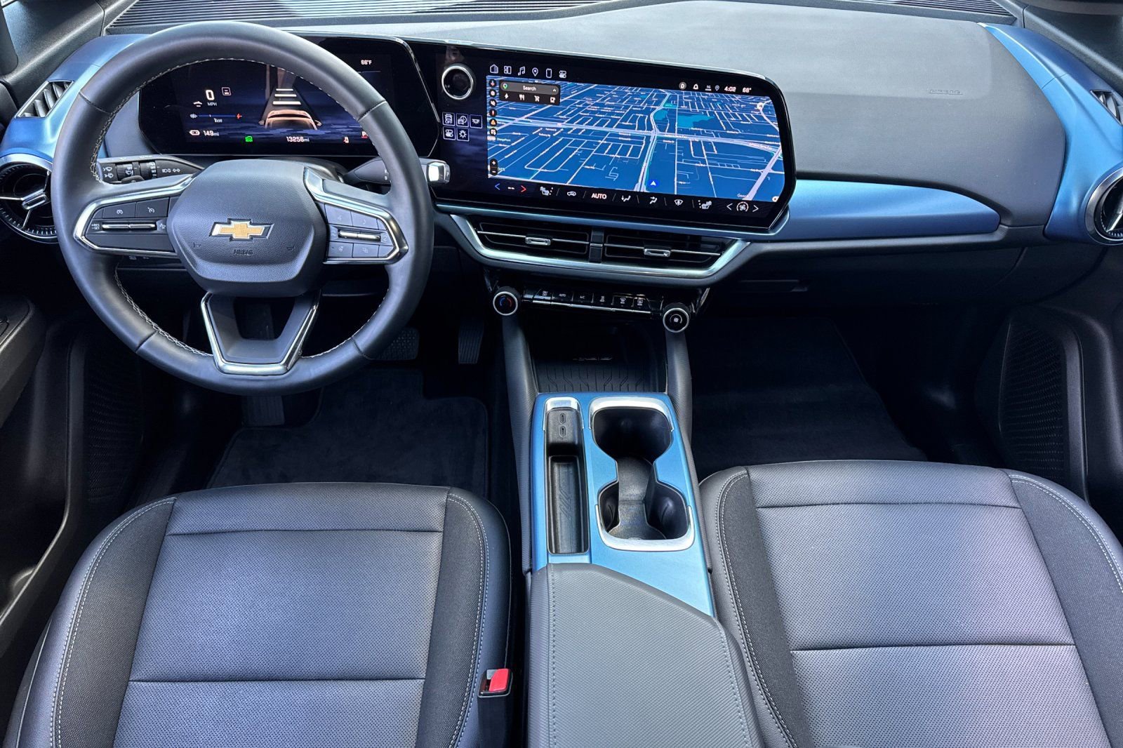 Used 2025 Chevrolet Equinox EV LT w/ Convenience Package image 16