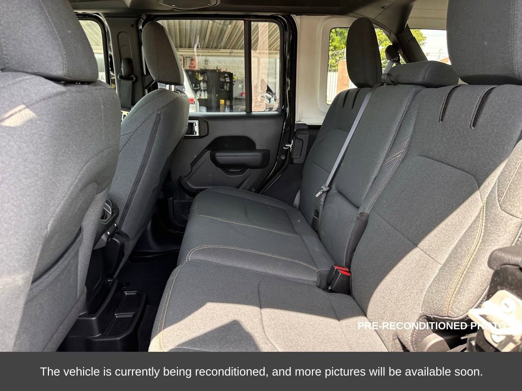 Used 2024 Jeep Wrangler Unlimited w/ LED Headlamp & Fog Lamp Group image 12