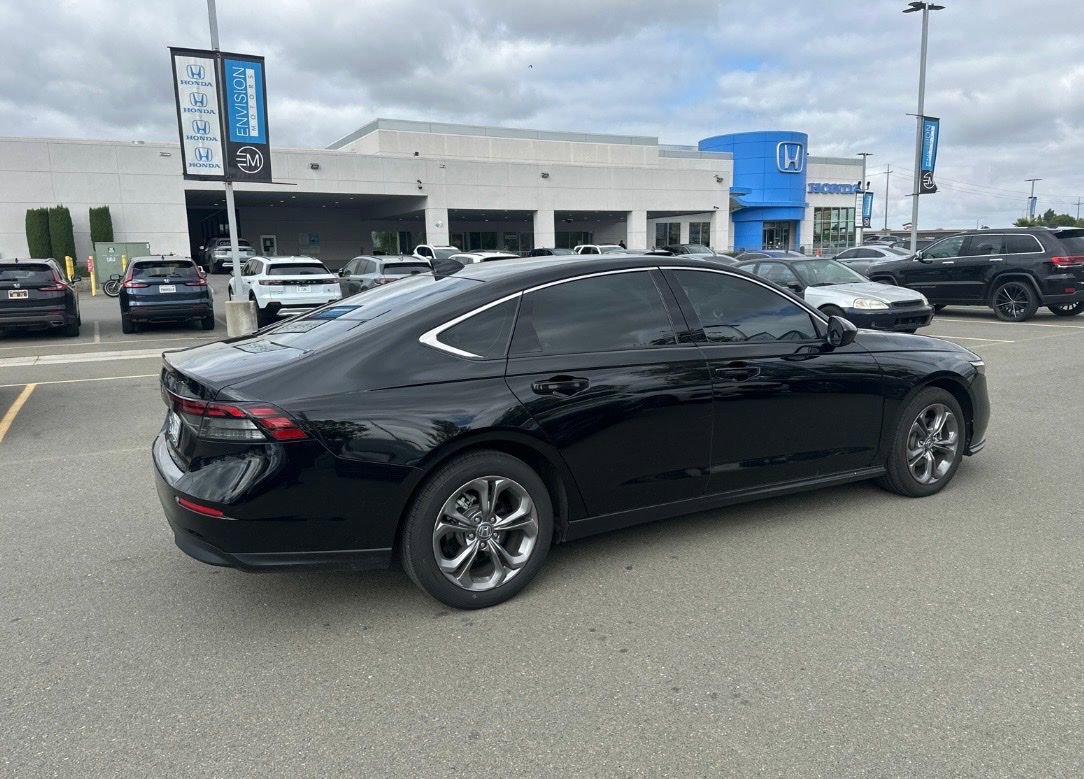 Used 2024 Honda Accord EX image 3