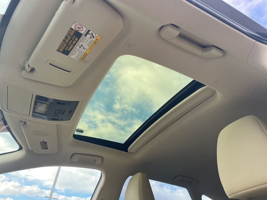 Used 2021 Lexus RX 350L Premium w/ Premium Package image 24